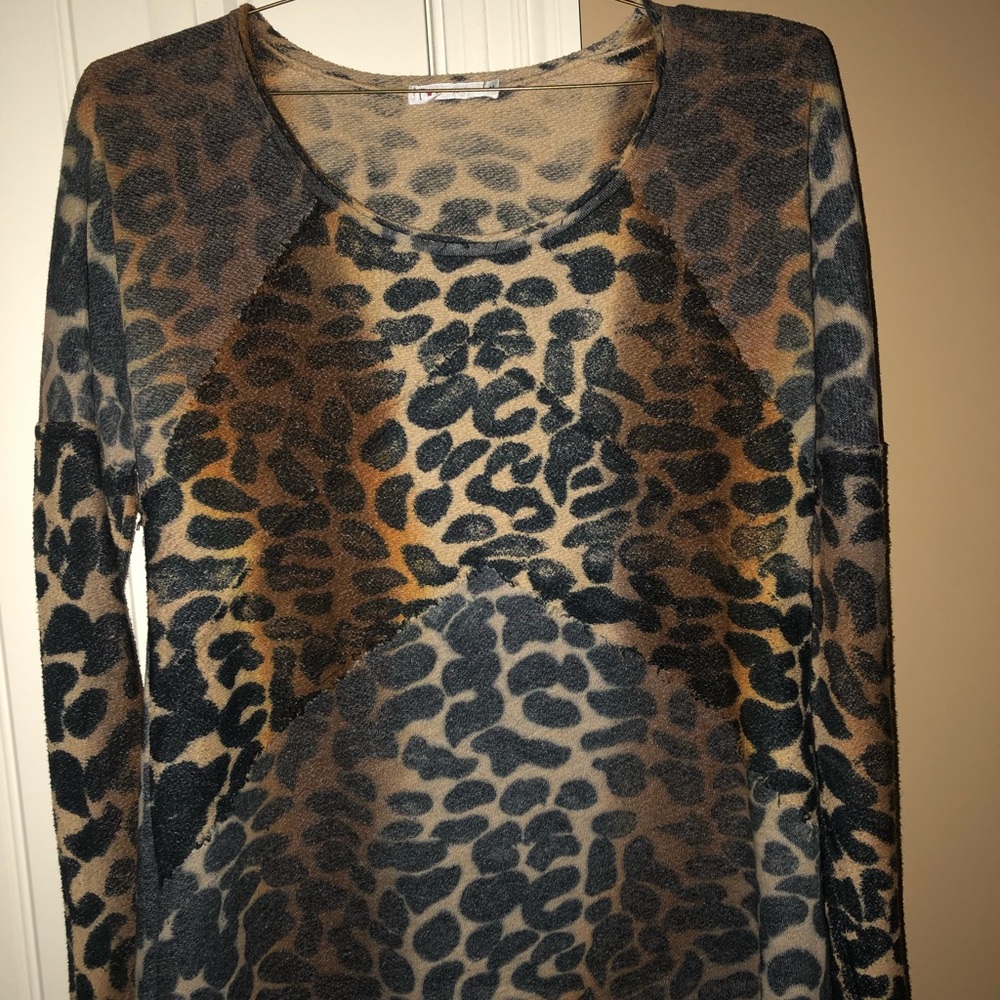 T Party Animal Print Leopard Top Tunic size M